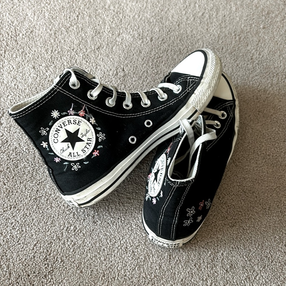 Floral Converse